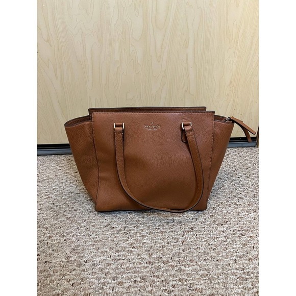 kate spade Handbags - Kate Spade Shoulder Bag